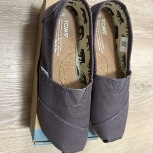 TOMS Women's Canvas Flats Dark Brown. Venice Collection